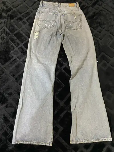 Jeans de mezclilla para mujer - miniatura 2