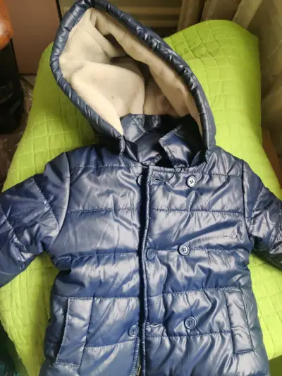 Chaqueta acolchada azul para niños con capucha - miniatura 1