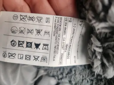 Chaqueta acolchada gris con capucha de invierno - miniatura 3