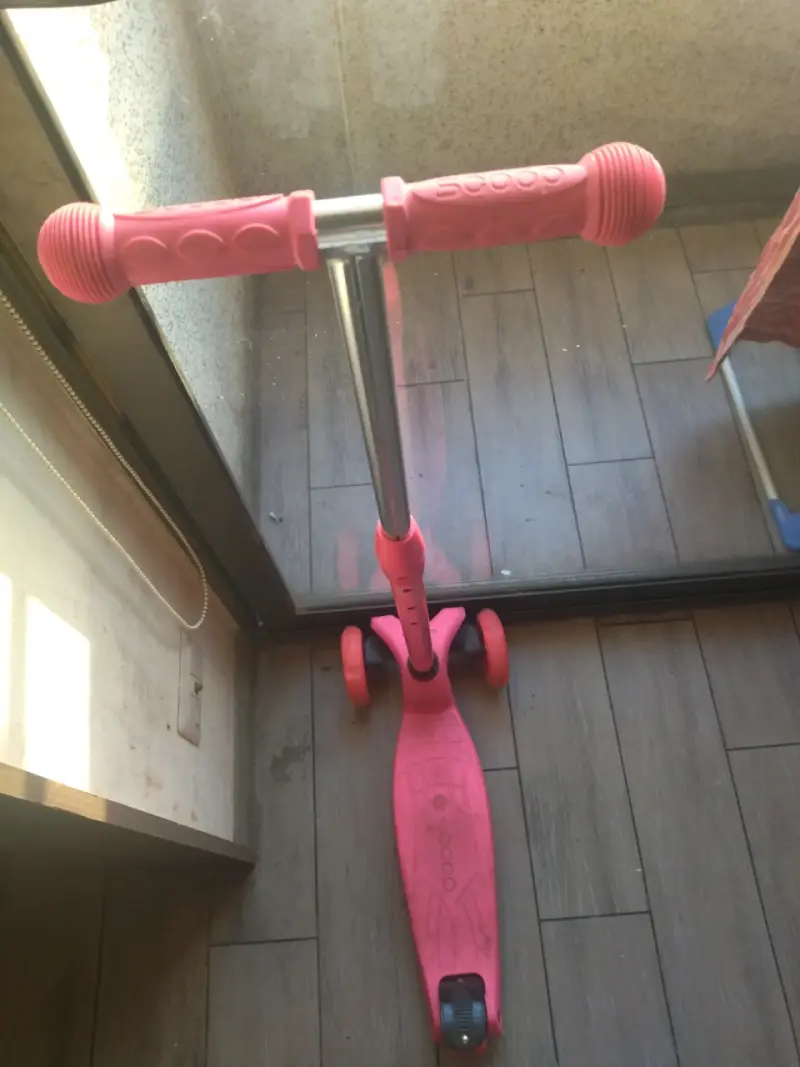 Patinete infantil rosa ajustable - 4