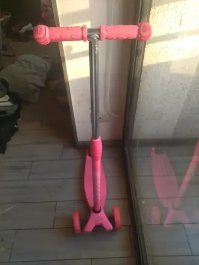 Patinete infantil rosa ajustable - miniatura 5