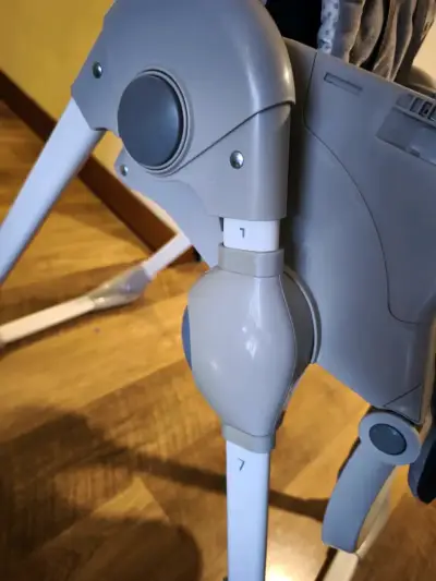 Silla de comer para bebé ajustable y cómoda - miniatura 3