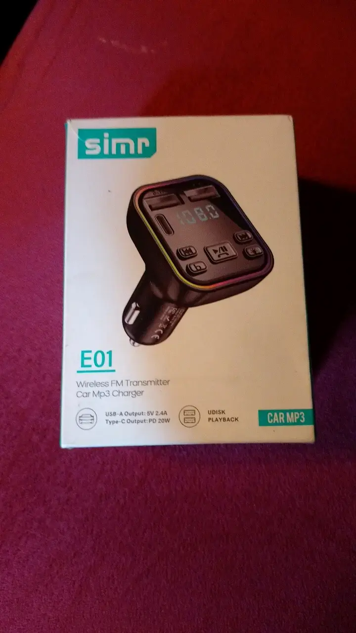 Transmisor FM Inalámbrico para Auto SIMR E01 - 1