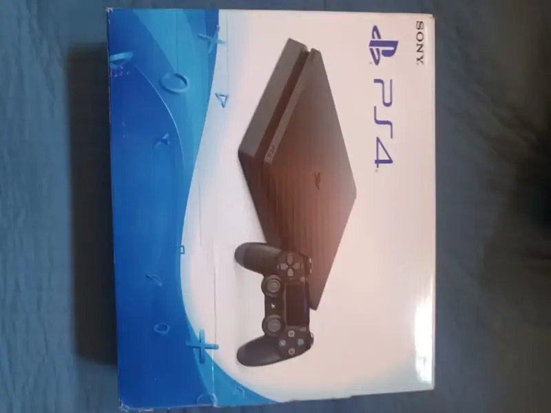 Consola Sony PS4 con control original - 1