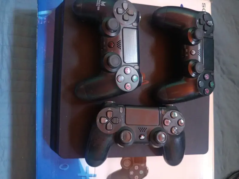 Consola Sony PS4 con control original - 3
