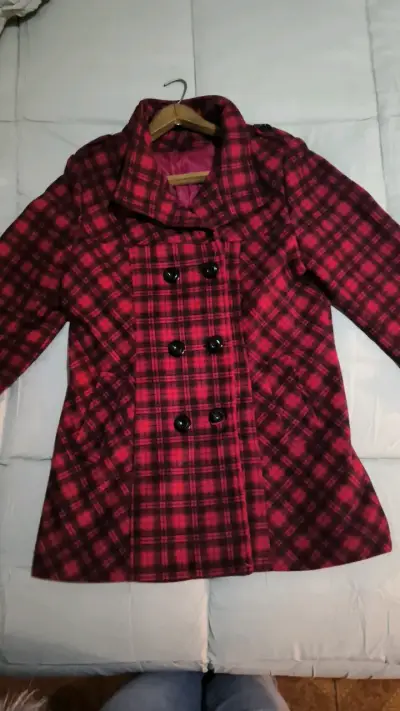 Abrigo de lana rojo a cuadros para mujer - miniatura 1