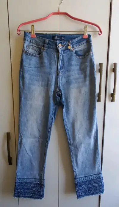 Jeans de mujer con detalles bordados marca Liolà - miniatura 1