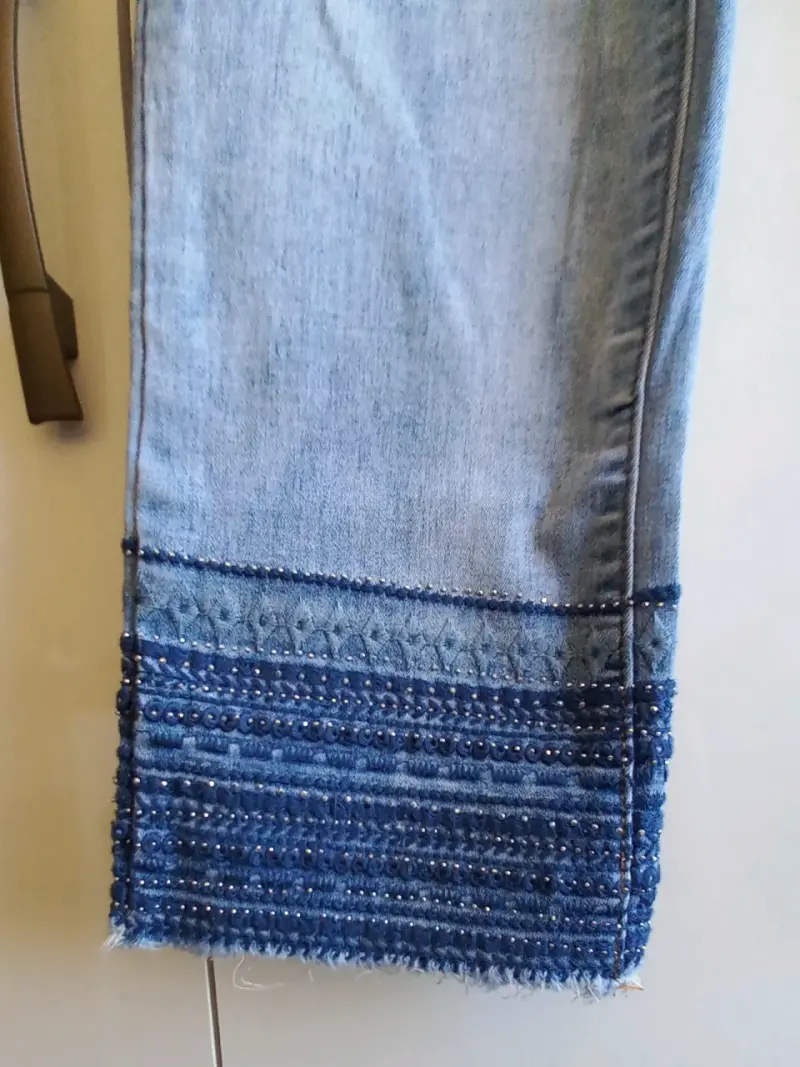 Jeans de mujer con detalles bordados marca Liolà - 5