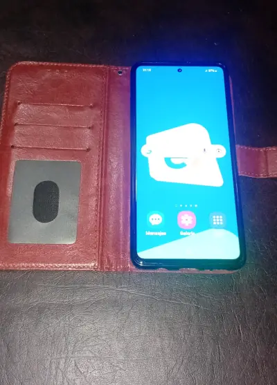 Smartphone Samsung Galaxy con funda - miniatura 1