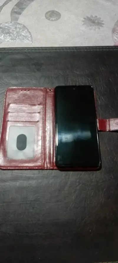 Smartphone Samsung Galaxy con funda - miniatura 3