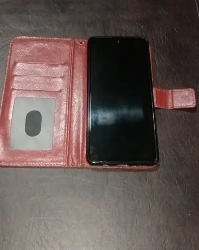 Smartphone Samsung Galaxy con funda - miniatura 6