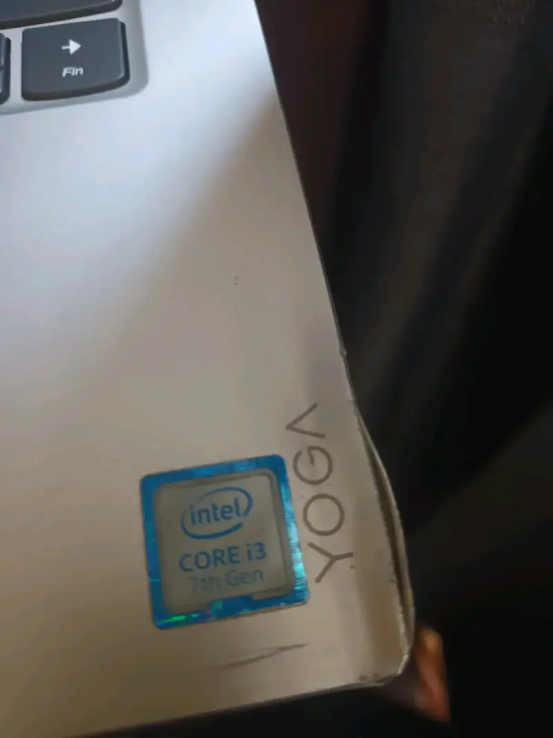 Laptop Lenovo Yoga 520 en buen estado - 2