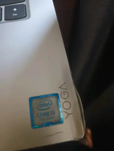 Laptop Lenovo Yoga 520 en buen estado - miniatura 2