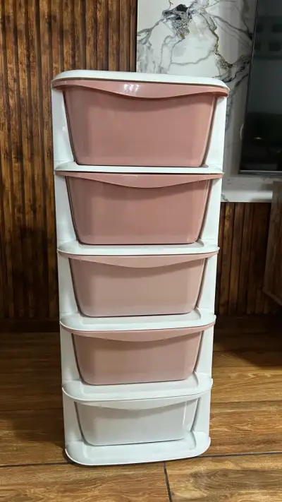 Cajonera plástica con 5 cajones rosados - miniatura 1