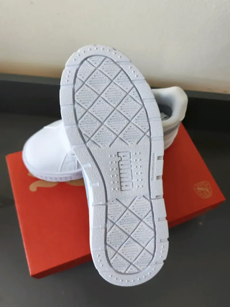 Zapatillas deportivas blancas Puma para mujer - 2