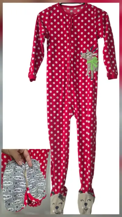 Pijama enterizo infantil rojo con puntos y diseño de reno - miniatura 1