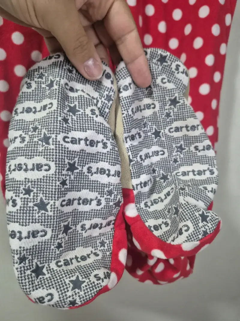 Pijama enterizo infantil rojo con puntos y diseño de reno - 3