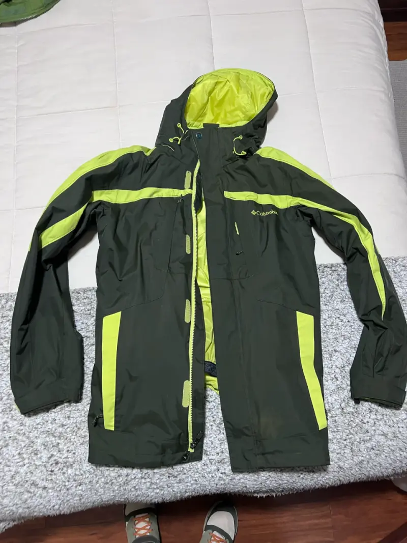 Chaqueta Columbia verde con capucha y tecnología Omni-Heat - 1