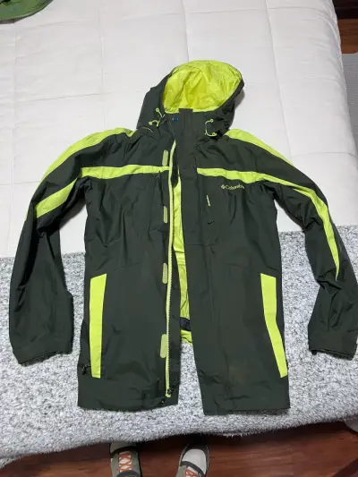 Chaqueta Columbia verde con capucha y tecnología Omni-Heat - miniatura 1