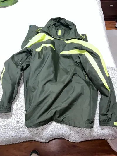 Chaqueta Columbia verde con capucha y tecnología Omni-Heat - miniatura 3