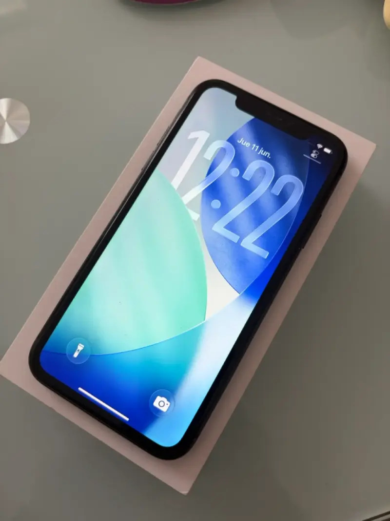 iPhone 11 64 gb - 1