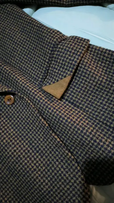 Blazer vintage de lana con diseño a cuadros - miniatura 2
