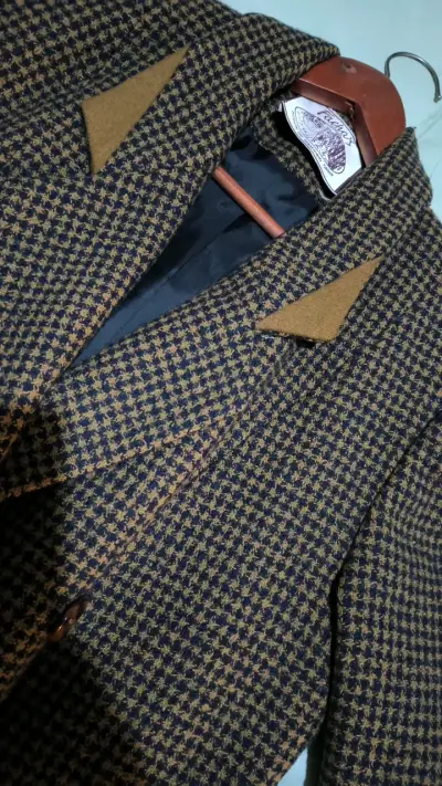 Blazer vintage de lana con diseño a cuadros - miniatura 4