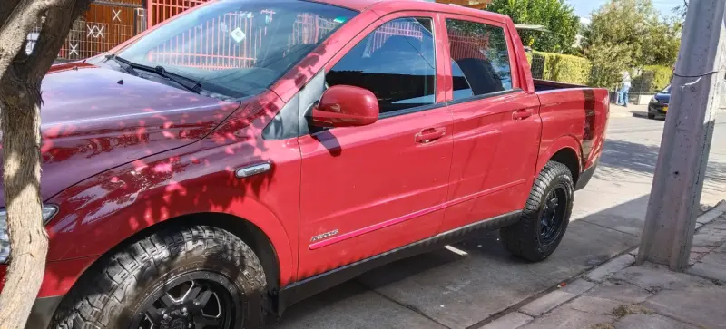 Camioneta roja en buen estado - 1