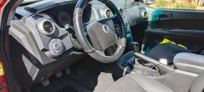 Camioneta roja en buen estado - miniatura 4