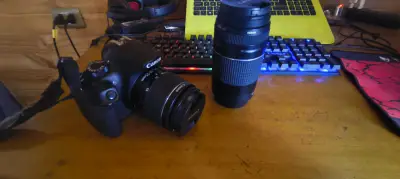 Cámara Canon EOS Rebelt6 con lentes intercambiable - miniatura 2