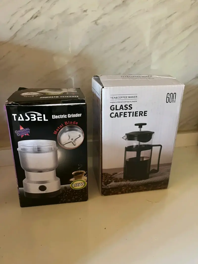 Molino eléctrico y cafetera de vidrio Tasbel
