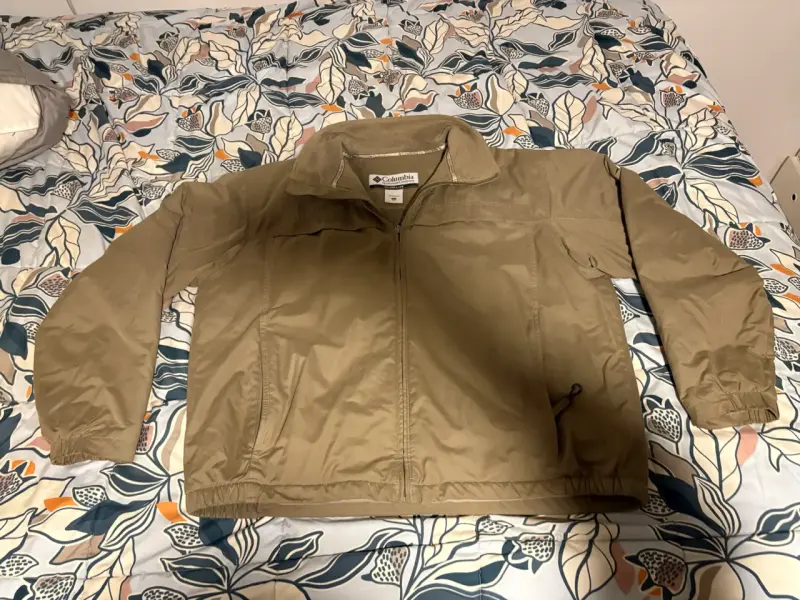 Chaqueta Columbia para hombre color caqui - 1
