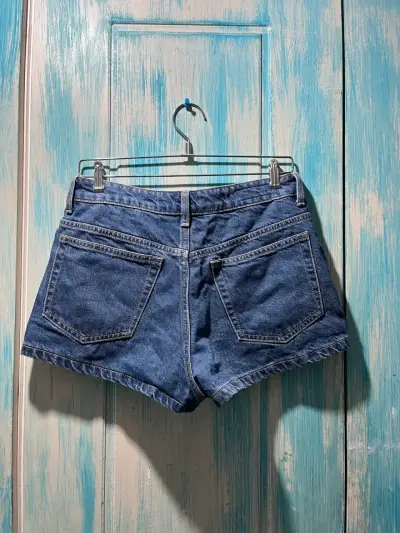 Shorts de mezclilla azul para mujer - miniatura 2