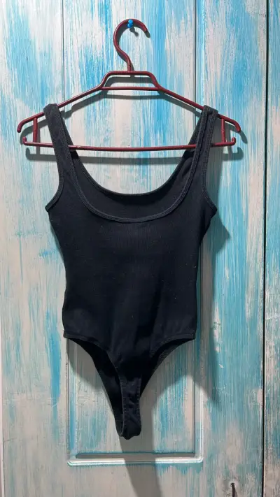 Body negro sin mangas para mujer - miniatura 2
