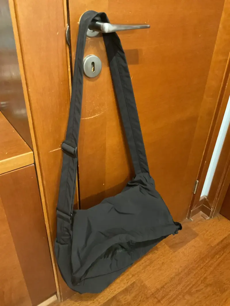 Bolso  negro unisex UNIQLO - 2