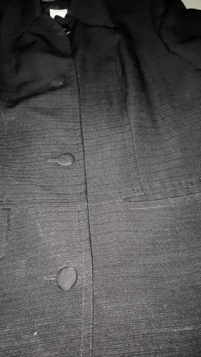 Abrigo negro elegante para mujer - miniatura 4