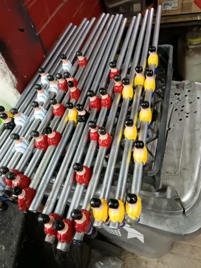 Jugadores de taca taca de repuesto pintados a mano - miniatura 1