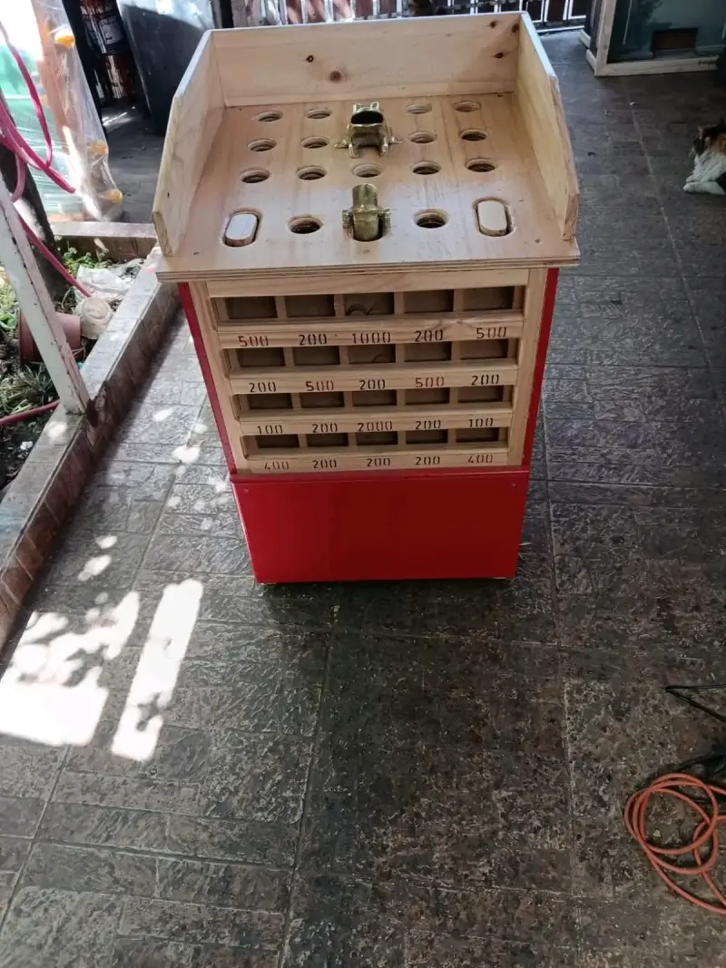 Juego de rana de madera con base roja - 4