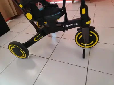 Triciclo para bebé LuBabycas con diseño moderno - miniatura 1