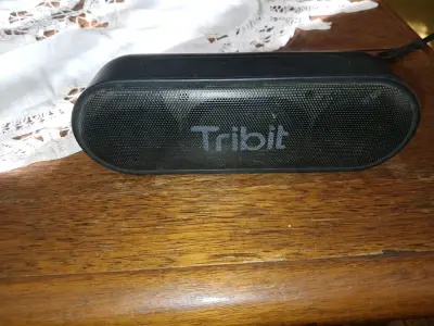 Parlante Bluetooth Tribit portátil negro - miniatura 1
