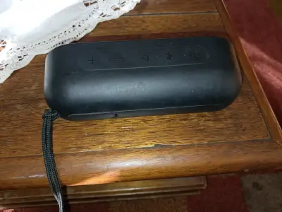 Parlante Bluetooth Tribit portátil negro - miniatura 4