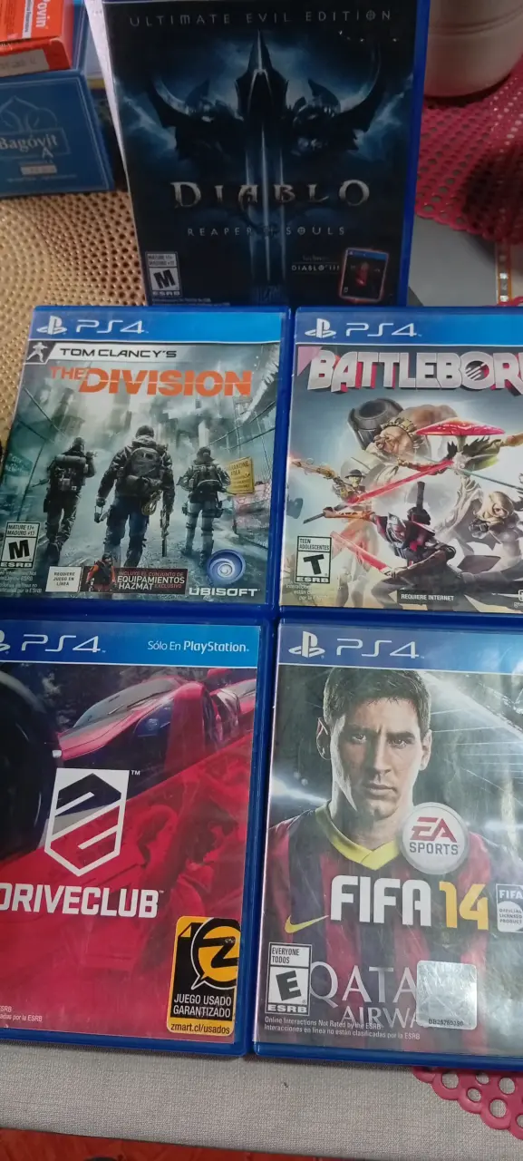 Consola PS4 con control camuflado y juegos incluidos - 4
