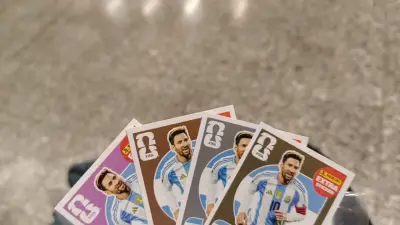 Set de 4 láminas Panini Lionel Messi FIFA - miniatura 2
