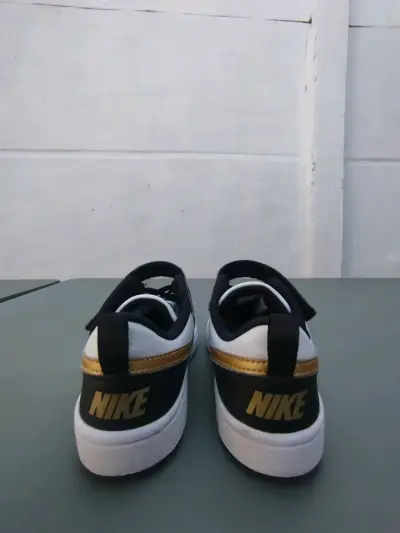 Zapatillas deportivas Nike niño número 33.5 - miniatura 3