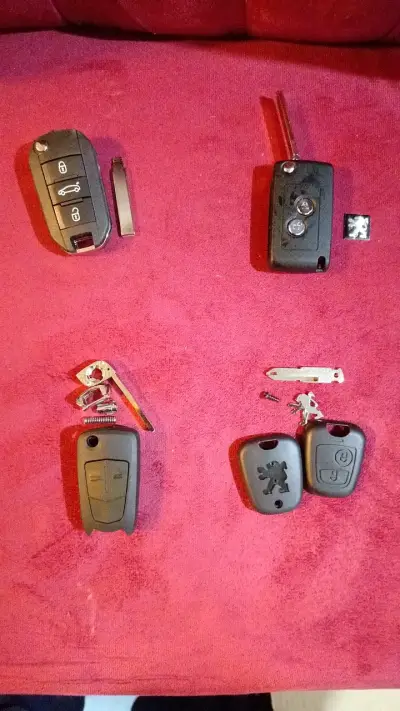 Carcasas de llaves para autos Peugeot y Volkswagen - miniatura 1