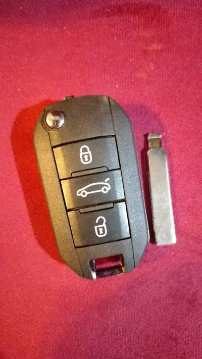 Carcasas de llaves para autos Peugeot y Volkswagen - miniatura 2