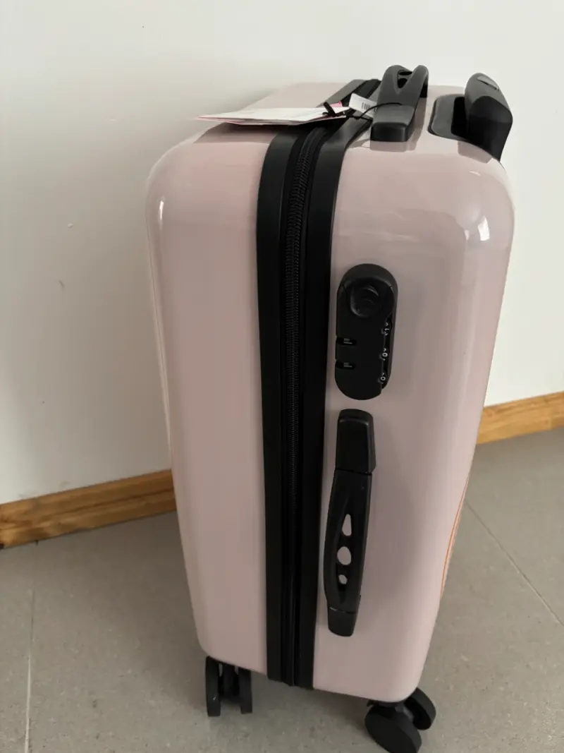 Maleta de viaje con diseño artístico y ruedas - 3