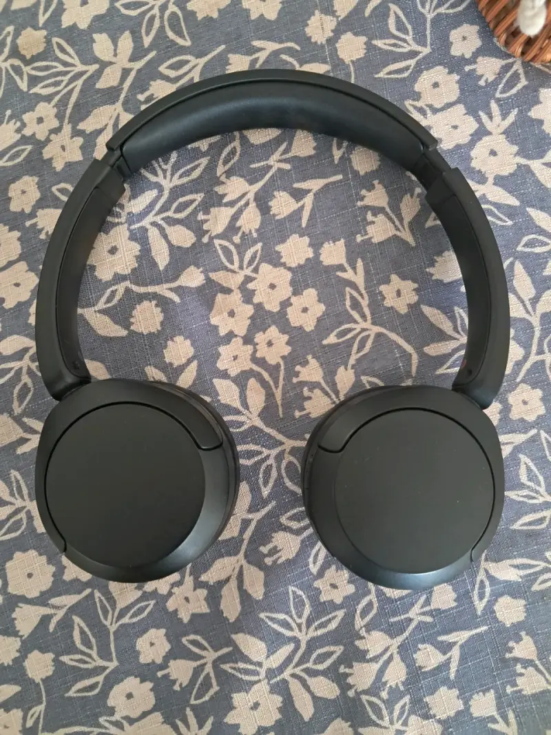 Auriculares inalámbricos negros con cancelación de ruido - 1