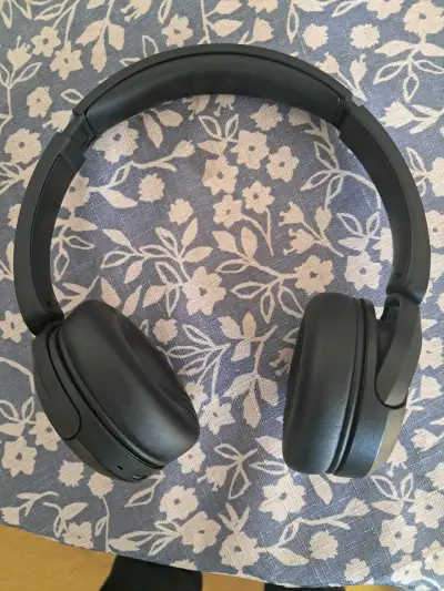 Auriculares inalámbricos negros con cancelación de ruido - miniatura 2