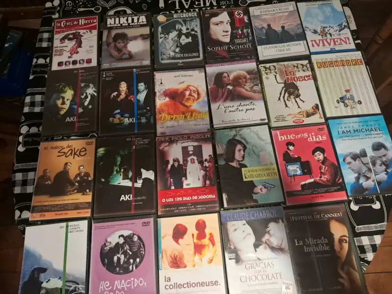 Colección de 20 DVDs de películas y series variadas - 2